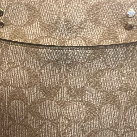 Coach Lillie Carryall In Signature Canvas - Picture 6 of 11